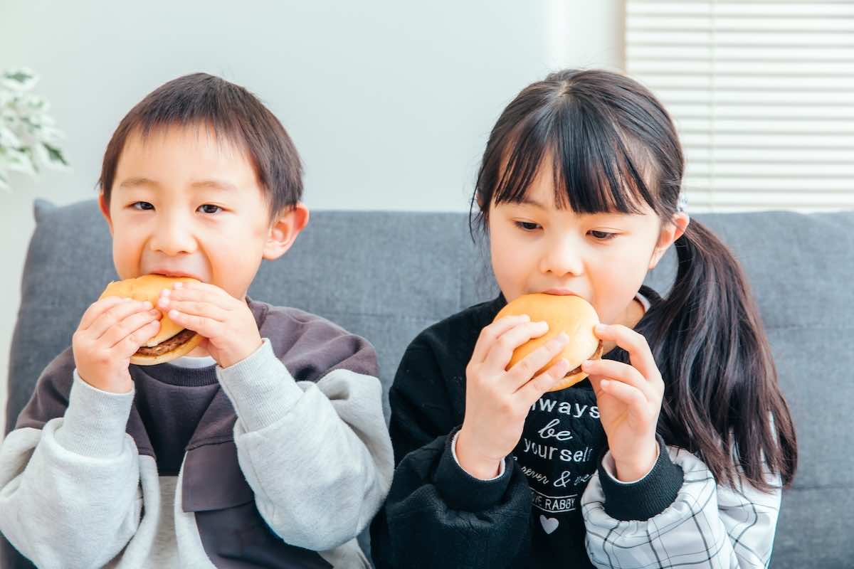 子どもの味覚は3歳までに決まる？幼児期の食育で大切なことを解説